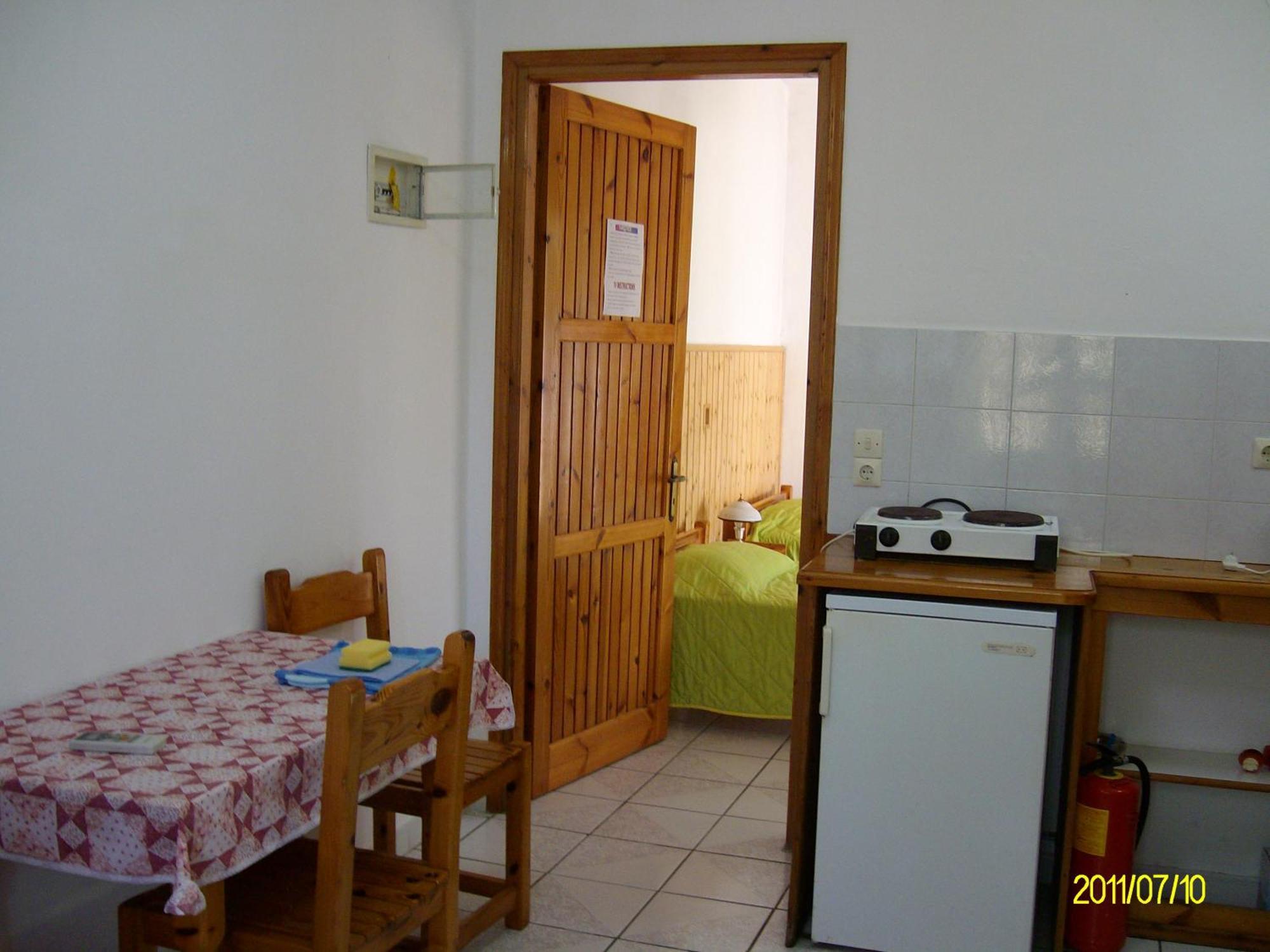 Lakis Apartments อาคาราวี ภายนอก รูปภาพ